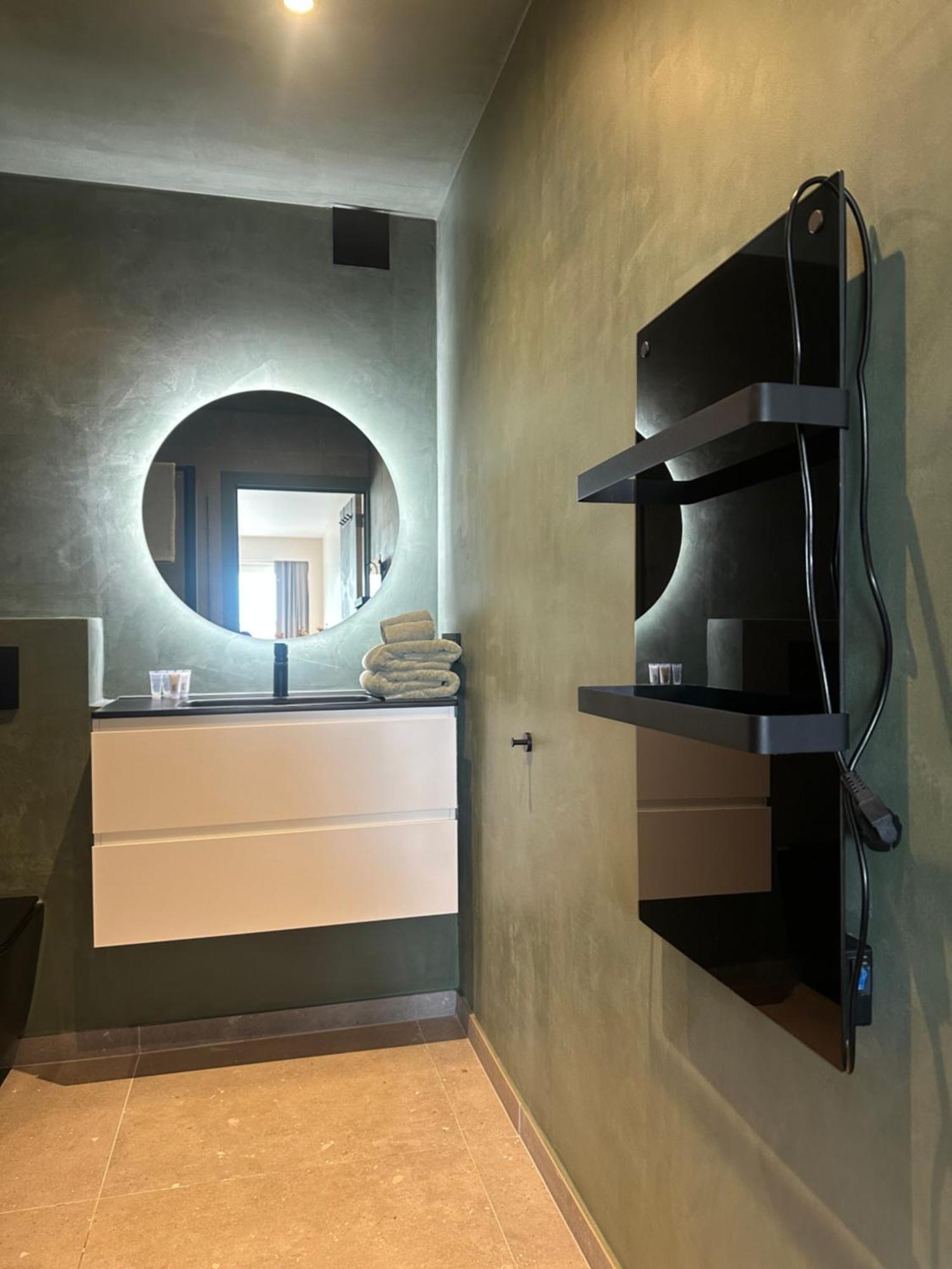 Studio By Aimee - 20M From The Beach & In City Centre! Остенде Экстерьер фото